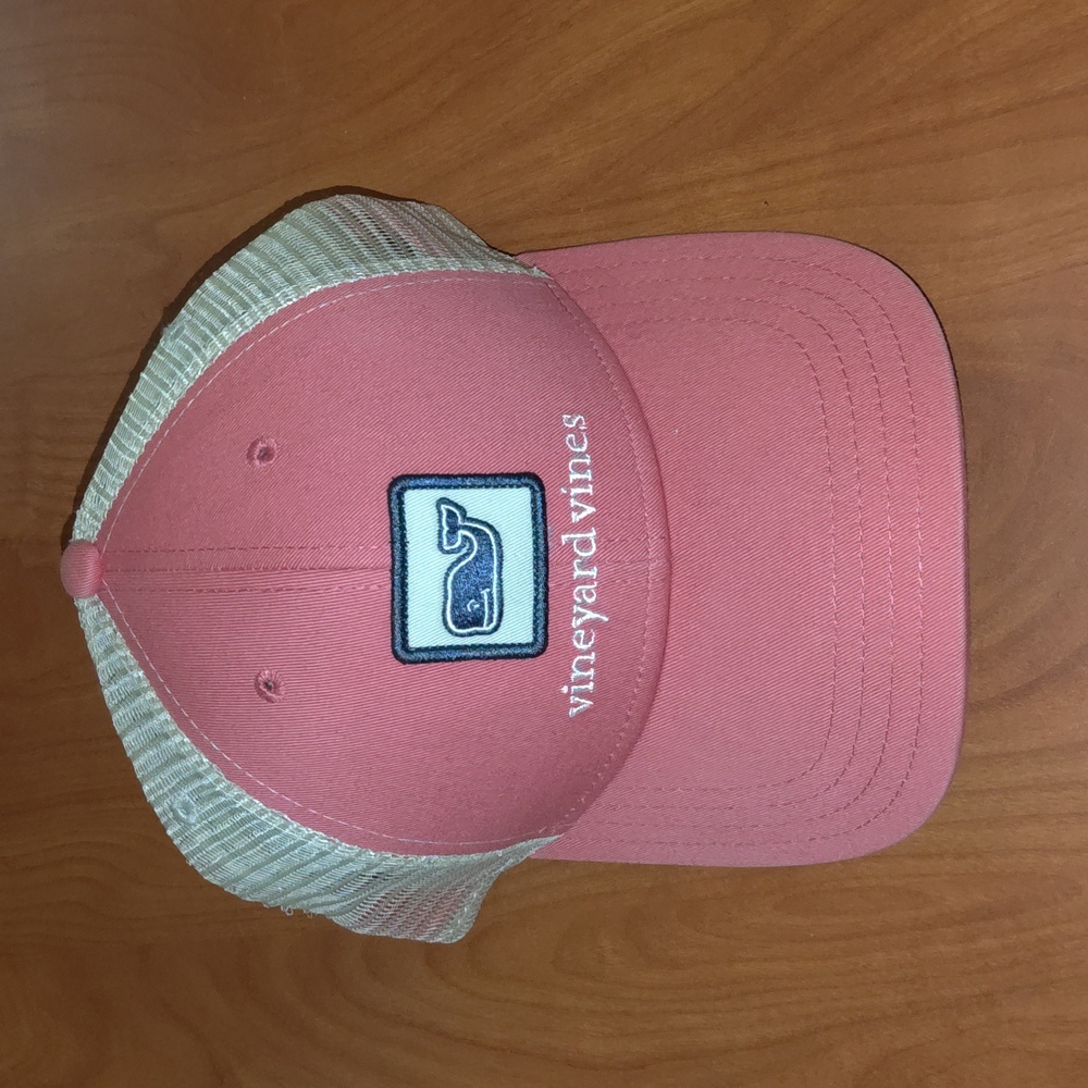Vineyard Vines Stitched Patch Structure Trucker M… - image 1